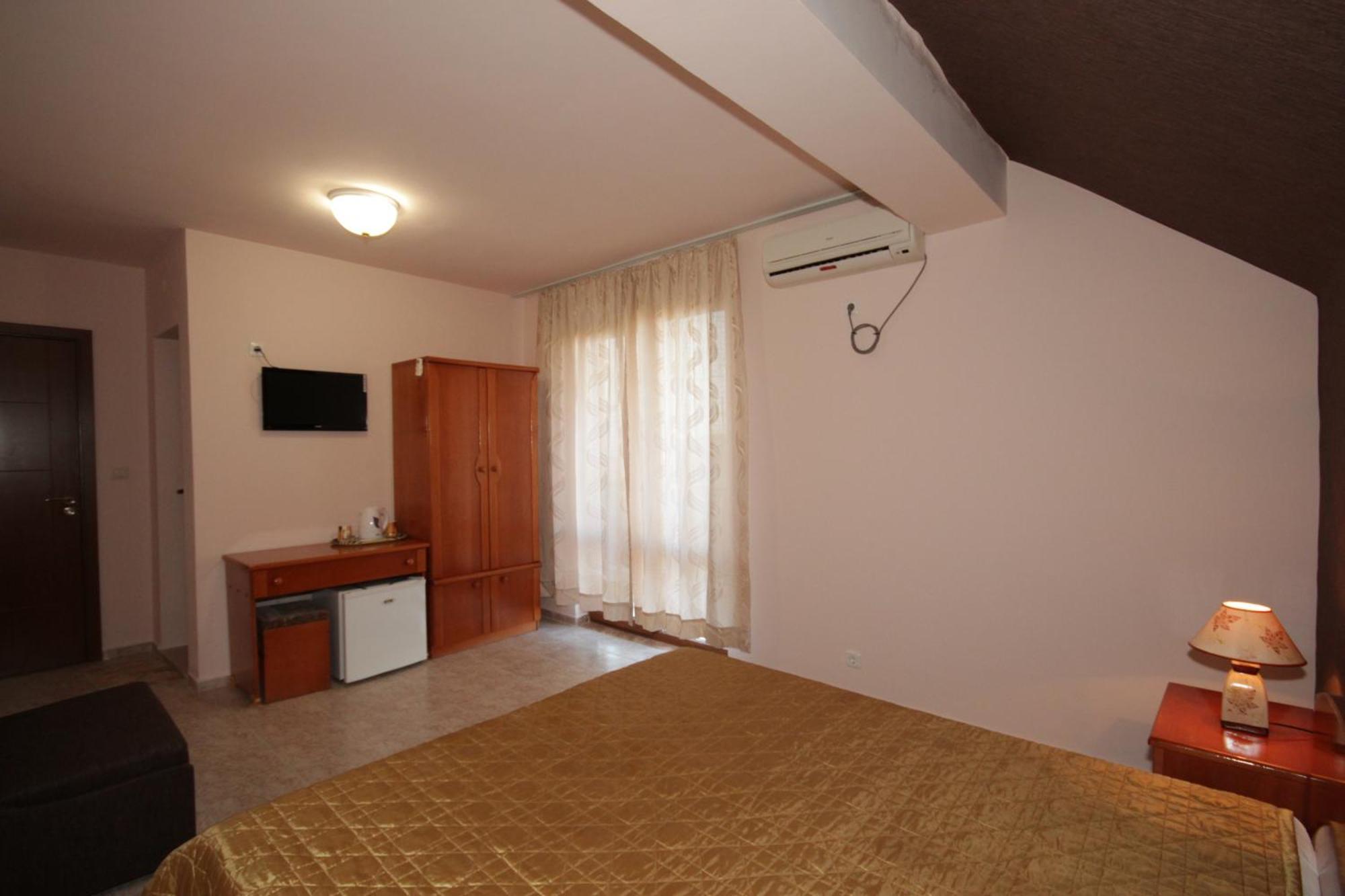 Family Hotel Kosko เชอร์โนโมเรทส์ ห้อง รูปภาพ